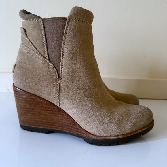 Sorel After Hours Chelsea Wedge Ankle Boots Tan Beige Suede Sz 7 - Picture 3 of 11
